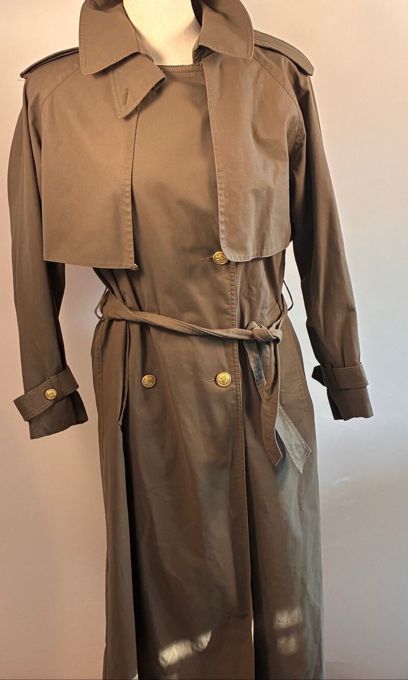 Carol Cohen Drizzle Vintage Trench Coat 10P Khaki Cape Gold Buttons Belted